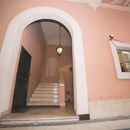 Trevi Portrait Bed & Breakfast 4*